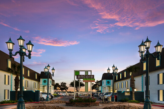 Encore on the Bay in Seabrook, TX - Foto de edificio - Building Photo