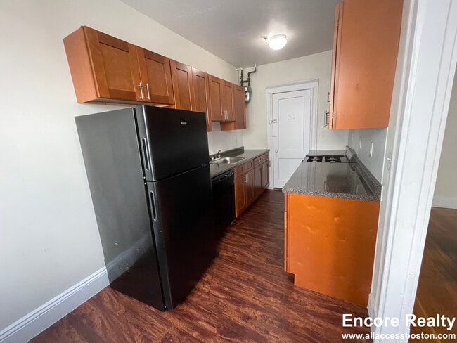 1163 Boylston St, Unit 30 in Boston, MA - Building Photo - Building Photo