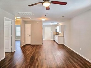 3366 Angel Ln in Houston, TX - Building Photo - Building Photo