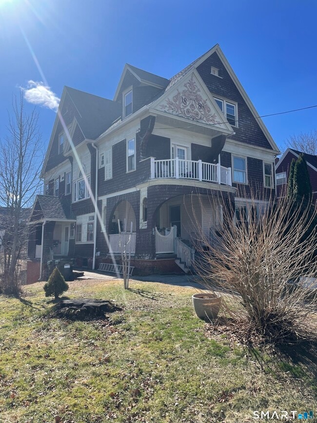 51 Broad St in Norwich, CT - Foto de edificio - Building Photo