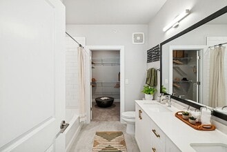 Cala Apartments in Austin, TX - Foto de edificio - Building Photo