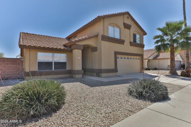 825 E Spanish Moss Ln in Phoenix, AZ - Building Photo - Building Photo