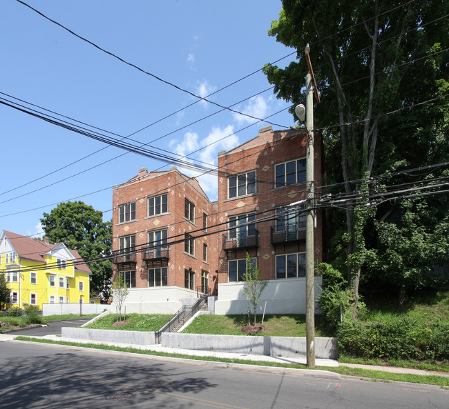 261 Washington St in New Britain, CT - Building Photo - Building Photo