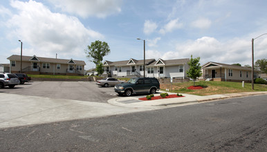 Mutual Heights Apartments in Durham, NC - Building Photo - Building Photo