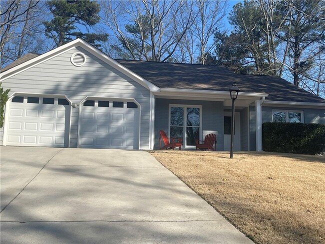 property at 4890 Hampton Square Dr