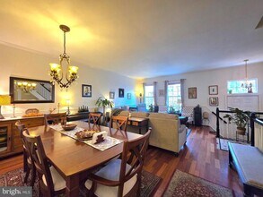 2826 Roesh Way in Vienna, VA - Building Photo - Building Photo