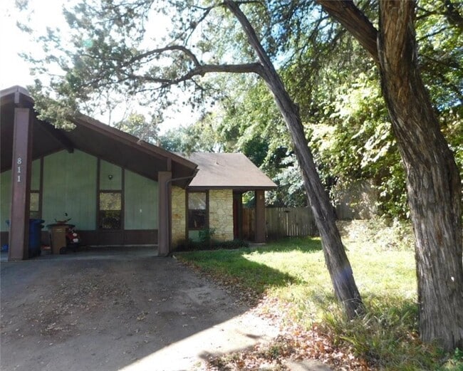 811 Ramble Ln