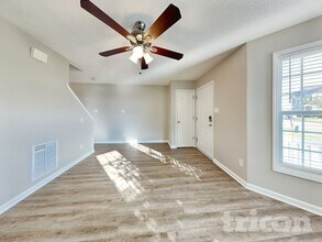 4813 Windbreak Ln in Raleigh, NC - Foto de edificio - Building Photo