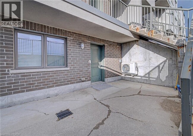 350 Fisher Mills Rd in Cambridge, ON - Building Photo - Building Photo