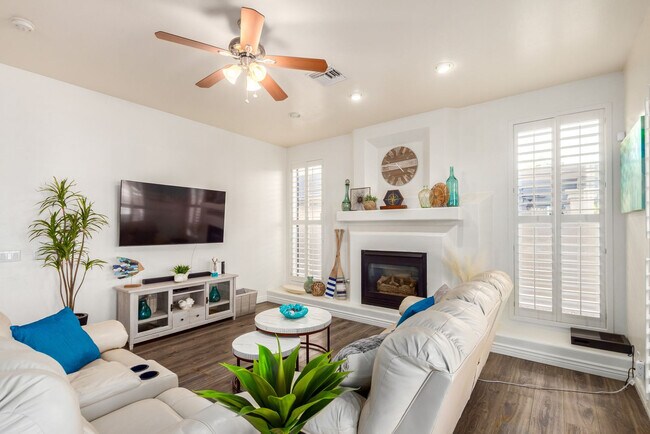 2012 E Freeport Ln in Gilbert, AZ - Building Photo - Building Photo