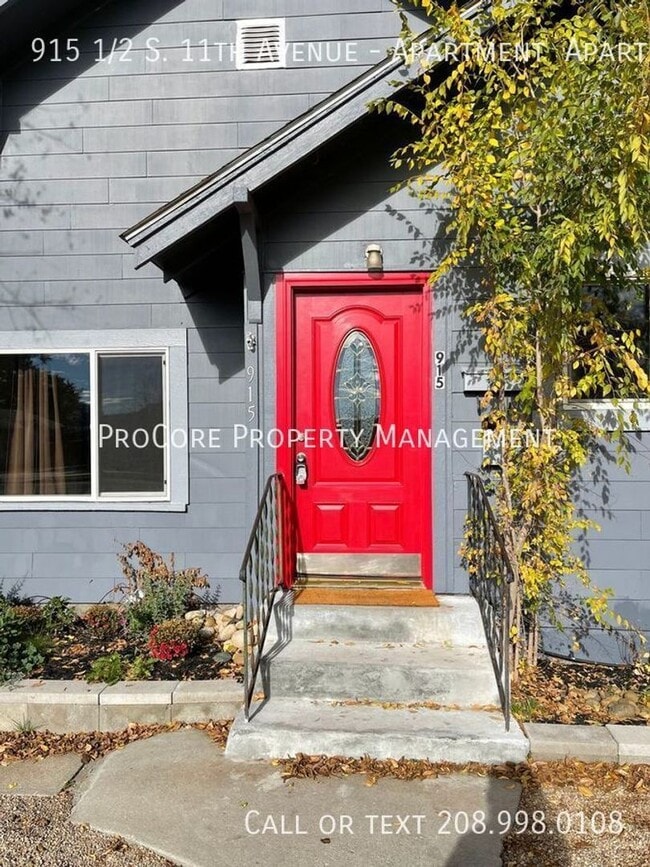 property at 915 1/2 2nd St S