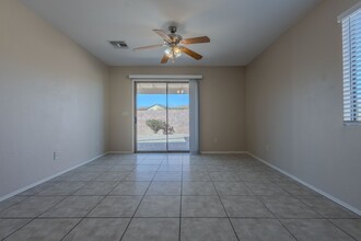 18250 S Dusk View Dr in Green Valley, AZ - Building Photo - Building Photo