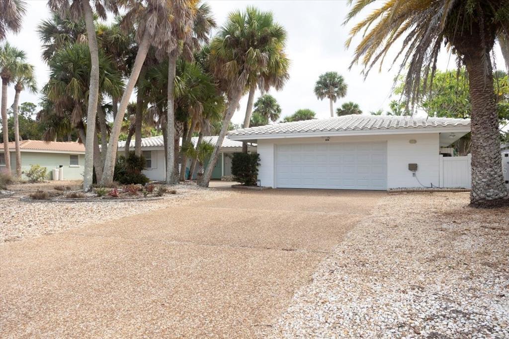 614 Treasure Boat Way in Siesta Key, FL - Building Photo