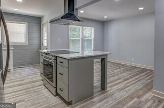 2680 Acadia St in East Point, GA - Building Photo - Building Photo