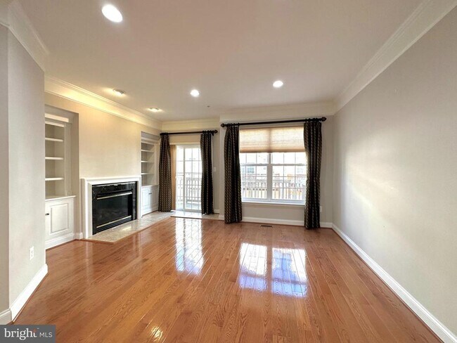 11837 Regents Park Dr in Germantown, MD - Building Photo - Building Photo