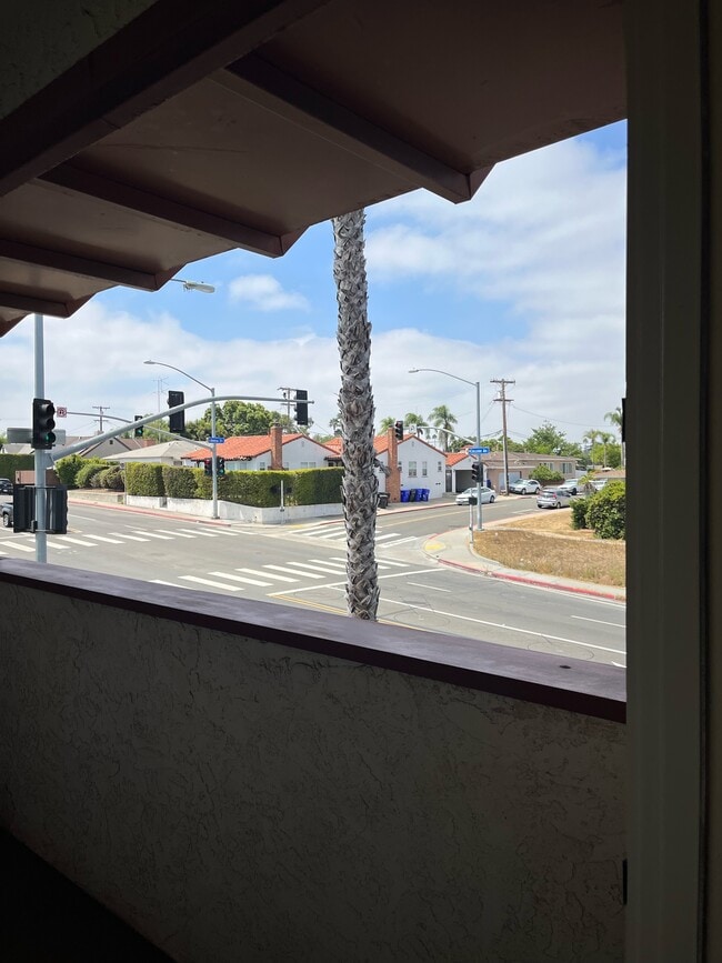 4857 College Ave, Unit 308 in San Diego, CA - Foto de edificio - Building Photo