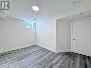 1 Kenneth Ross Bnd in East Gwillimbury, ON - Building Photo - Building Photo