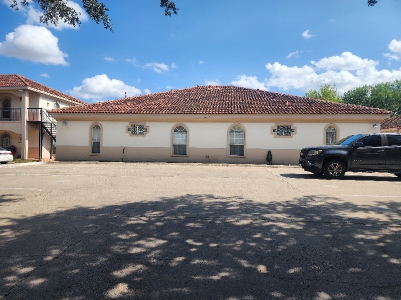 607 Buena Vista Dr in Weslaco, TX - Building Photo