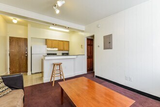 Le Boul Mich in Ann Arbor, MI - Foto de edificio - Building Photo