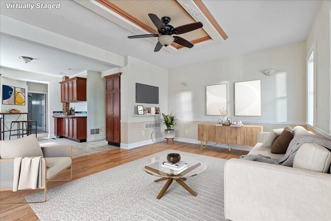 53 Beekman St in Saratoga Springs, NY - Foto de edificio - Building Photo