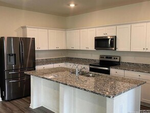 14311 Gila Crossing in San Antonio, TX - Foto de edificio - Building Photo