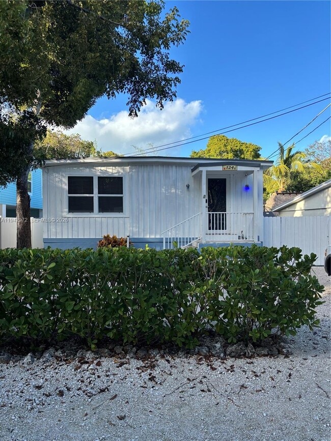 124 S Bay Harbor Dr in Key Largo, FL - Building Photo - Building Photo