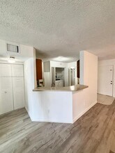 3469 NW 44th St in Lauderdale Lakes, FL - Building Photo - Building Photo