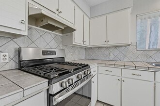 10103 Woodland Village Dr in Austin, TX - Building Photo - Building Photo