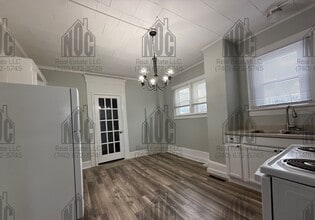 1236 1/2-1236 1/2 E Locust St in Lancaster, OH - Building Photo - Building Photo