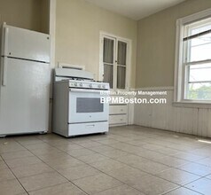 94 Cowper St, Unit 2 in Boston, MA - Foto de edificio - Building Photo