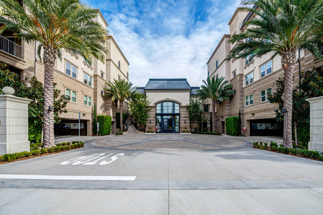 The Carlyle in Irvine, CA - Foto de edificio - Building Photo