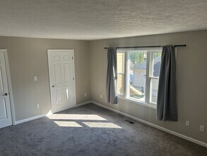 2830 Sand Run Pkwy in Fairlawn, OH - Building Photo - Building Photo