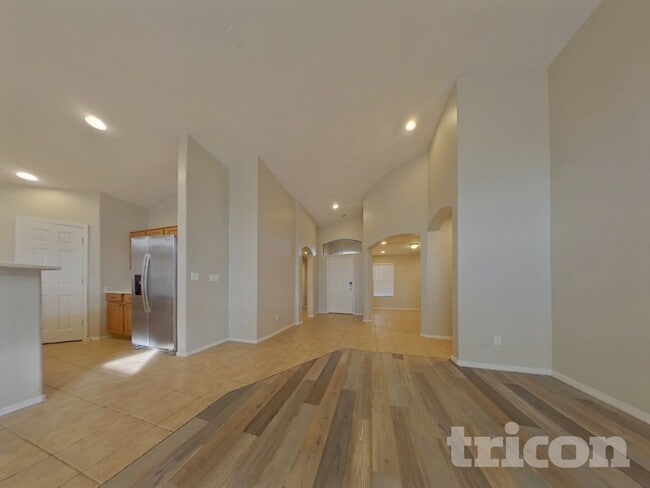 8625 W Chickasaw St in Tolleson, AZ - Foto de edificio - Building Photo