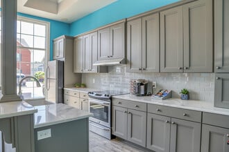 Vineland Carriage Homes Apartments in Vine Grove, KY - Foto de edificio - Building Photo