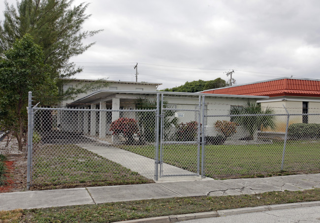 218 Butler St in West Palm Beach, FL - Building Photo - Building Photo