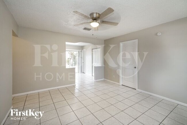 802 Briarcliff Dr in Valrico, FL - Building Photo - Building Photo