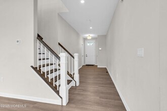 317 Tulip Ct in Marlboro, NJ - Building Photo - Building Photo