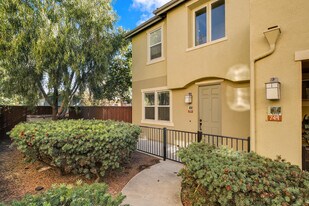 751 Paradise Way in National City, CA - Building Photo