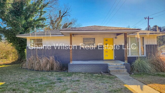 property at 1202 Greenwood Rd