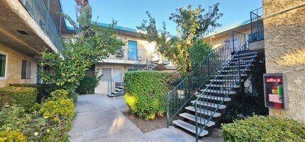 14075 Foothill Blvd in Los Angeles, CA - Building Photo - Building Photo