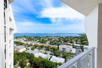 2000 Towerside Terrace, Unit 1910 in Miami, FL - Foto de edificio - Building Photo