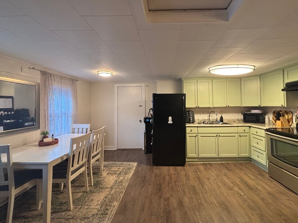 395 Route 212, Unit 3 Bedroom Apt in Saugerties, NY - Building Photo