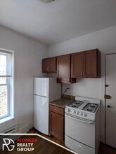 949 W Cornelia Ave, Unit 953-3A in Chicago, IL - Building Photo - Building Photo