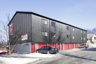 Red Door Townhomes Downtown Moorhead Apartments Moorhead Mn