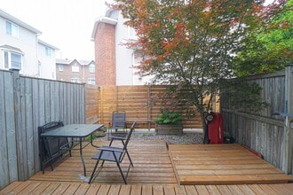 25 Bayswater Ave in Ottawa, ON - Building Photo - Building Photo