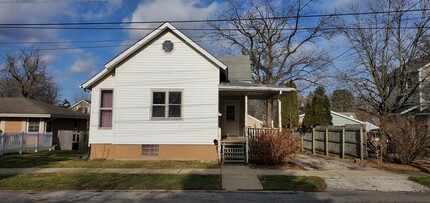 807 Wood St in Valparaiso, IN - Building Photo - Building Photo