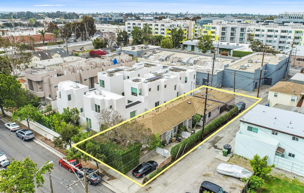 1618 Berkeley St in Santa Monica, CA - Building Photo