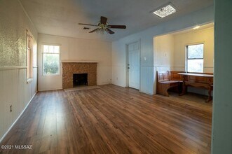 804 N Perry Ave in Tucson, AZ - Foto de edificio - Building Photo