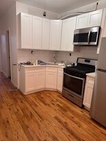 686 Woodward Ave, Unit 1floor right in Ridgewood, NY - Building Photo