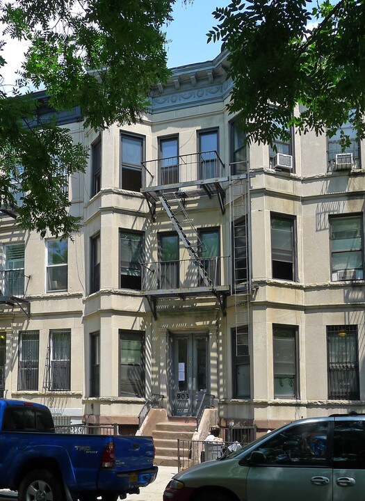 903 Saint Johns Pl in Brooklyn, NY - Building Photo